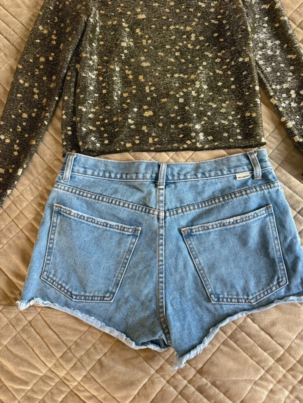 Billabong Denim Shorts 28 + Zara Gold Metallic Top Outfit Bundle Boho Festival
